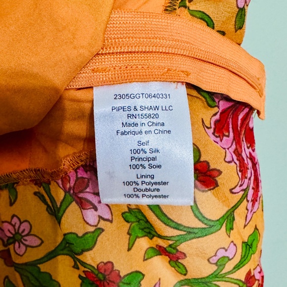 NWT - 100% Silk Veronica Beard Randa Floral-Silk Top - Size 6 - Picture 6 of 6